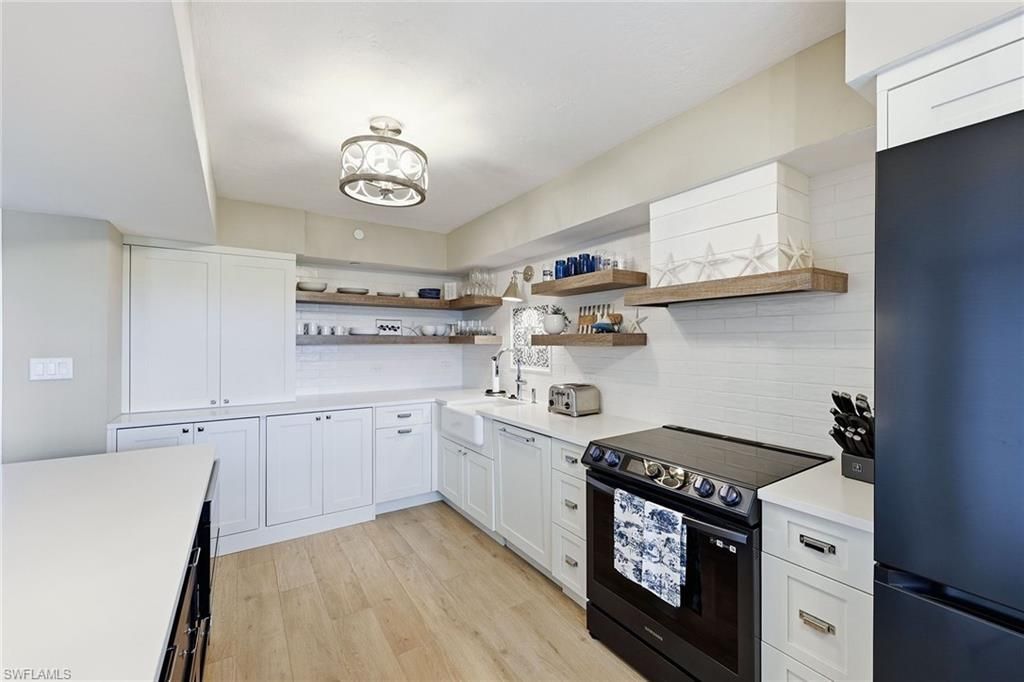 5501 Heron Point Dr, Unit 602, Naples, FL 34108 Photo