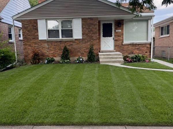 8057 S Saint Louis Avenue , Chicago, IL 60652
