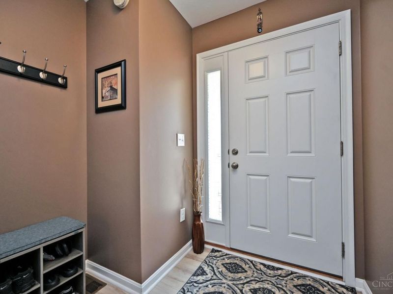 8988 Bluejay View Drive, Cleves, OH 45002 Photo 5