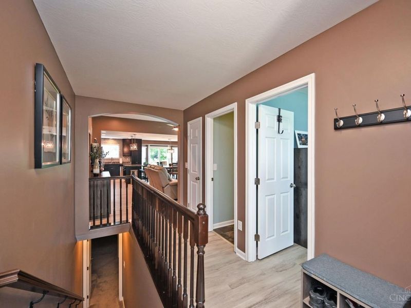 8988 Bluejay View Drive, Cleves, OH 45002 Photo 6