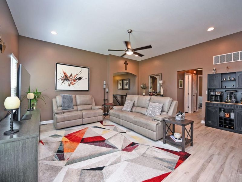 8988 Bluejay View Drive, Cleves, OH 45002 Photo 9