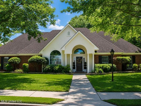101 Stonebridge Lane, Clinton, MS 39056
