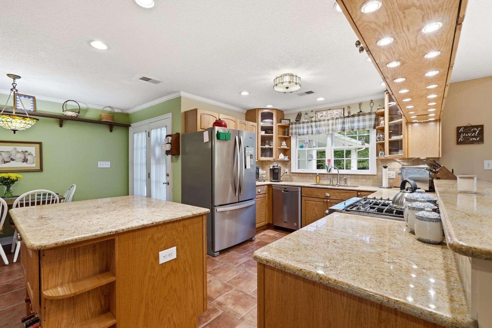 140 Windmeadows Dr. Photo 15