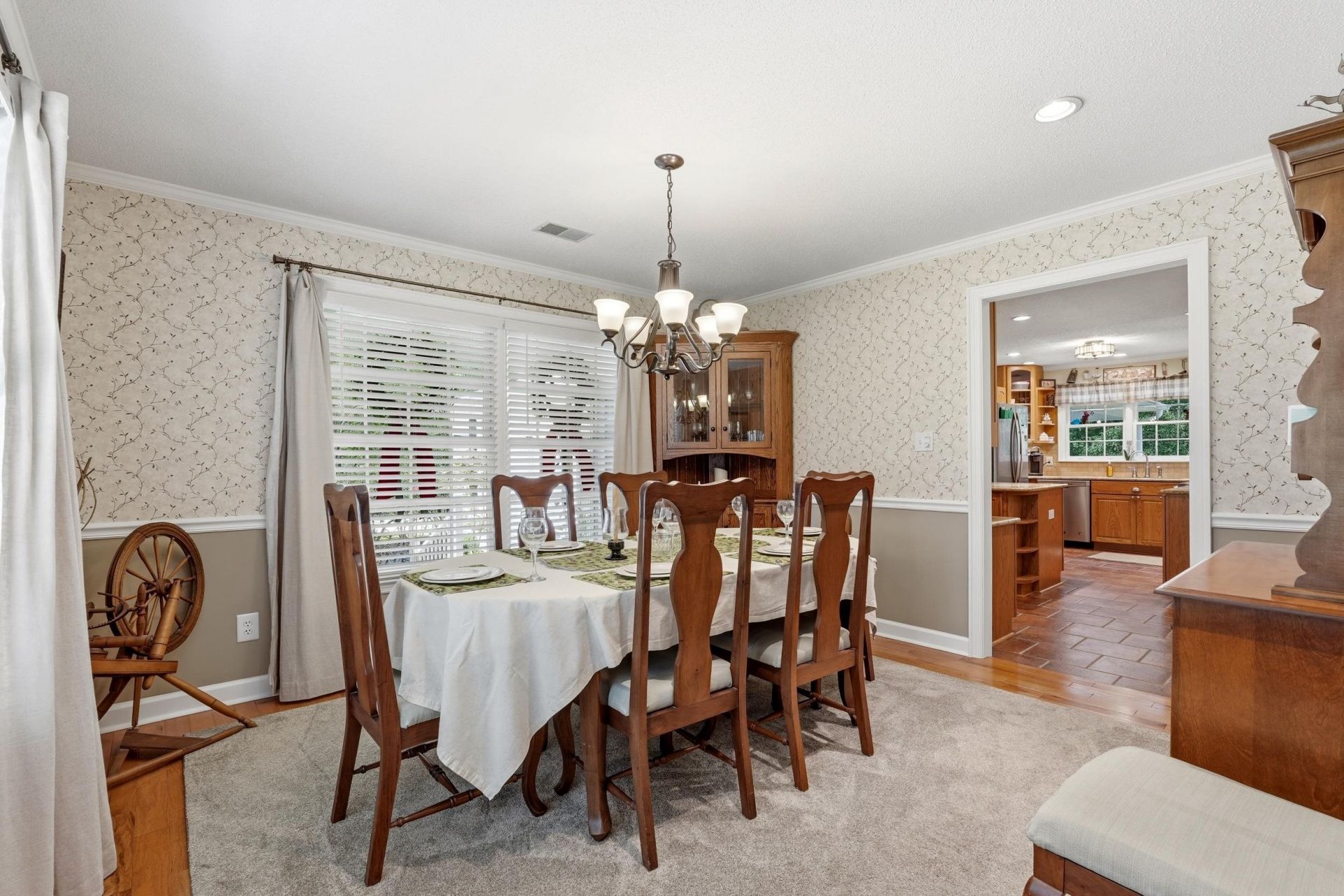 140 Windmeadows Dr. Photo 19