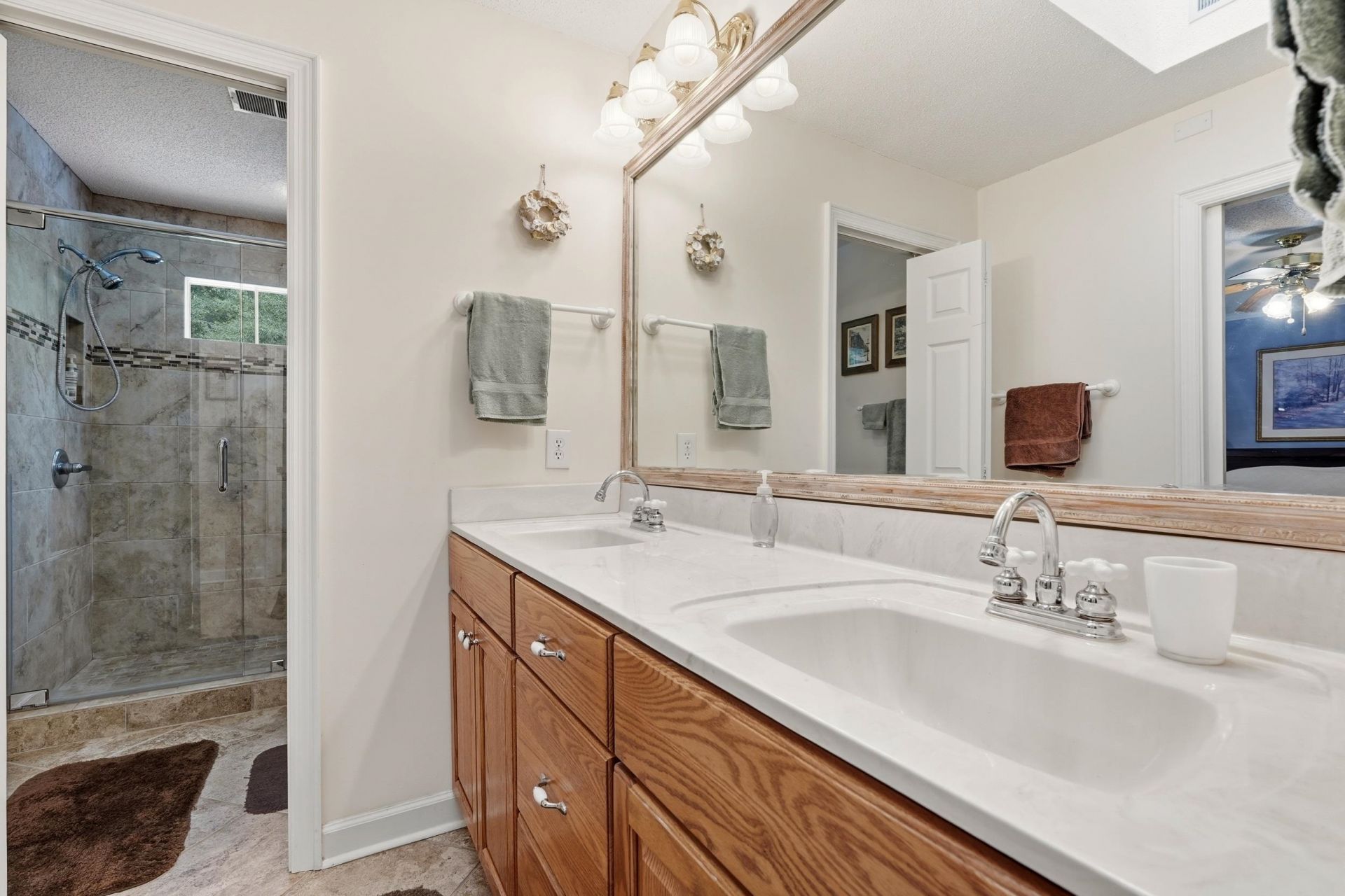 140 Windmeadows Dr. Photo 23