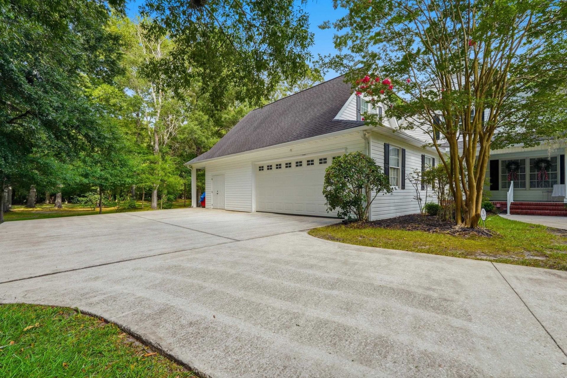 140 Windmeadows Dr. Photo 37