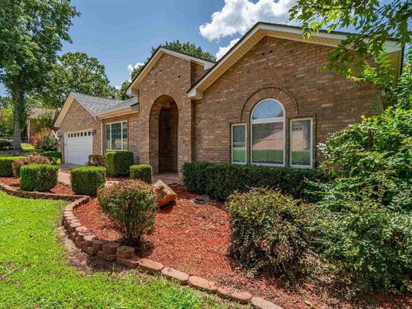 100 NEWMAN Place, Hot Springs, AR 71913