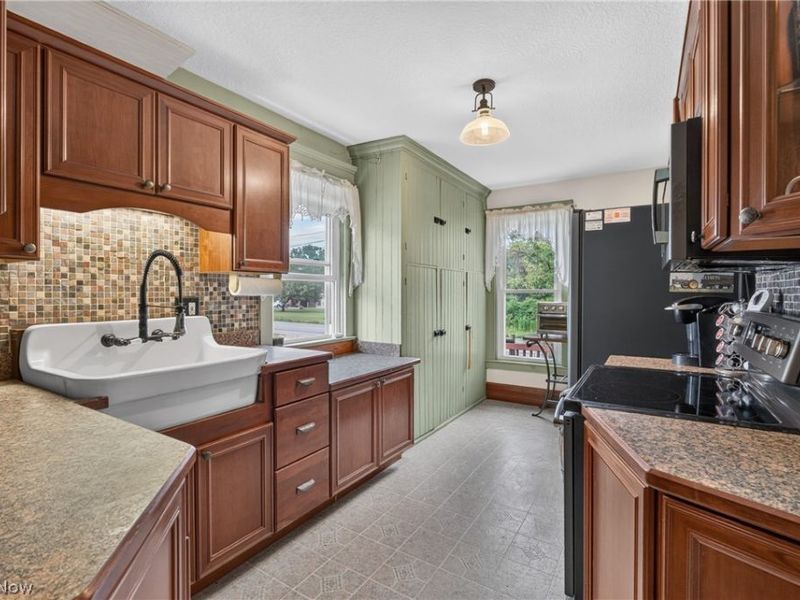 6228 Avon Lake Road, Spencer, OH 44275 Photo 2