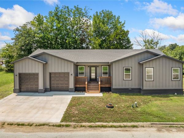 202 Forest Avenue , Green Forest, AR 72638