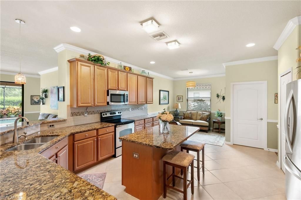 3934 Sapphire Way , Naples, FL 34114 Photo