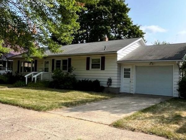 222 N 3rd Avenue, Big Rapids, MI 49307