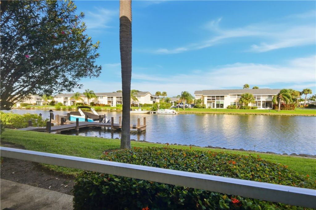 1830 Robalo Drive, Unit B102, Vero Beach, FL 32960 Photo