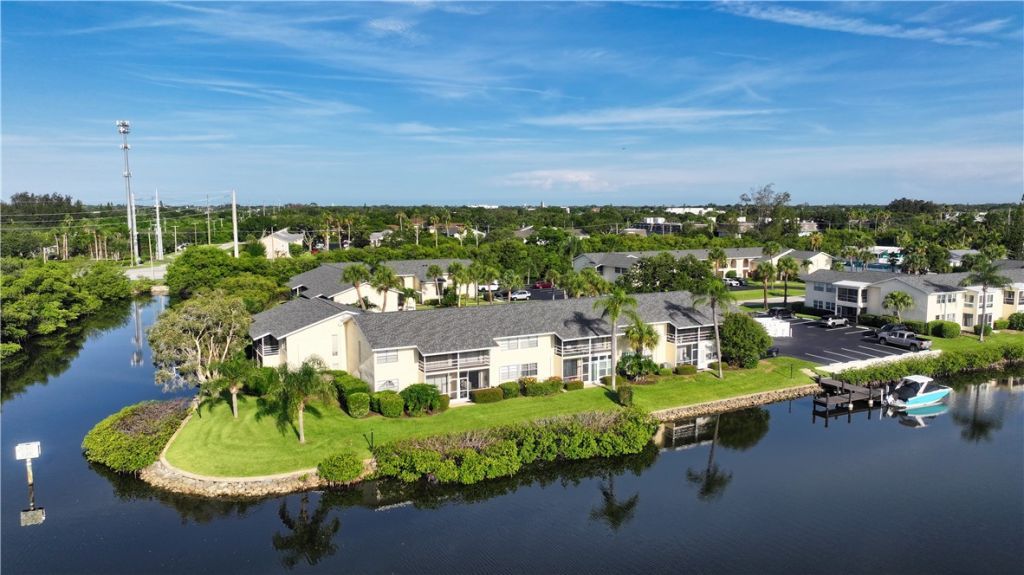 1830 Robalo Drive, Unit B102, Vero Beach, FL 32960 Photo