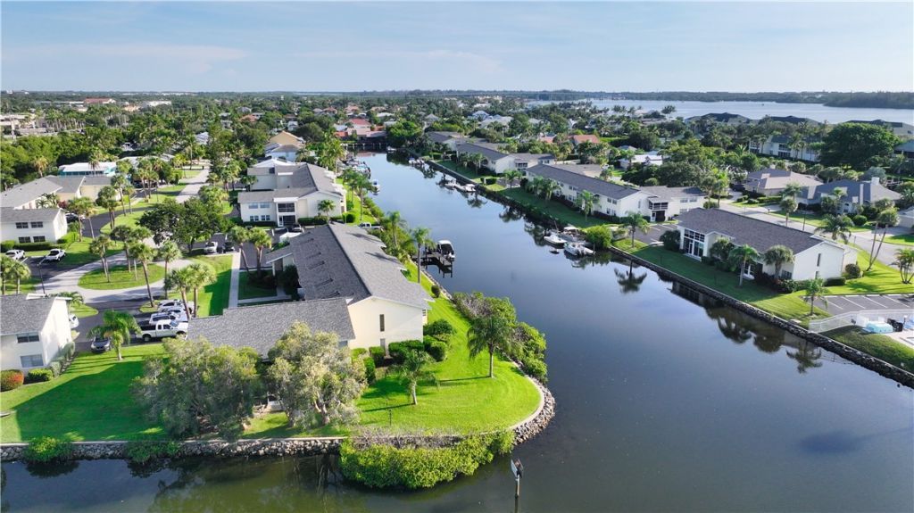 1830 Robalo Drive, Unit B102, Vero Beach, FL 32960 Photo