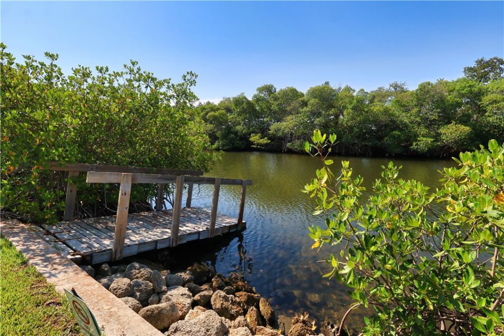 1830 Robalo Drive, Unit B102, Vero Beach, FL 32960 Photo