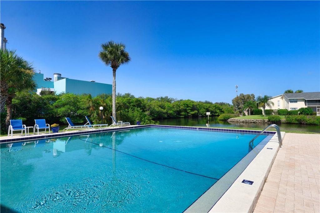 1830 Robalo Drive, Unit B102, Vero Beach, FL 32960 Photo