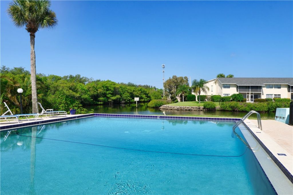 1830 Robalo Drive, Unit B102, Vero Beach, FL 32960 Photo