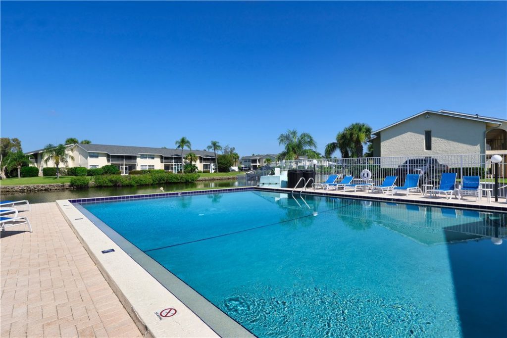 1830 Robalo Drive, Unit B102, Vero Beach, FL 32960 Photo