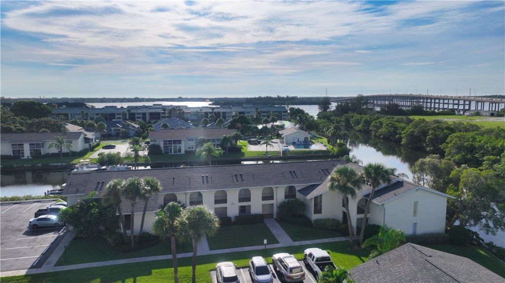 1830 Robalo Drive, Unit B102, Vero Beach, FL 32960 Photo