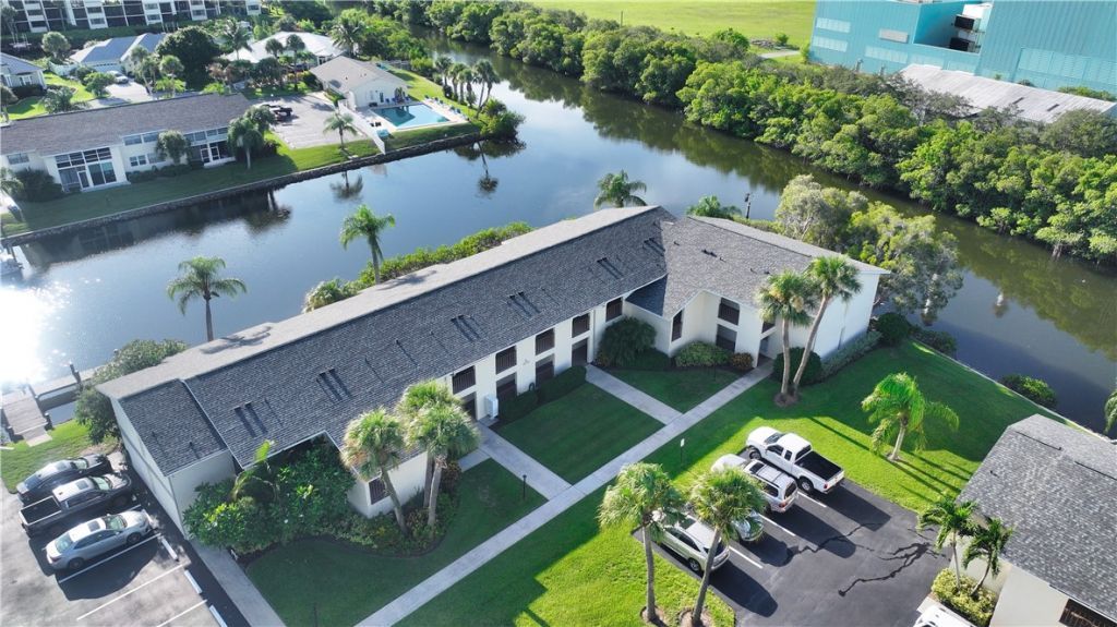 1830 Robalo Drive, Unit B102, Vero Beach, FL 32960 Photo
