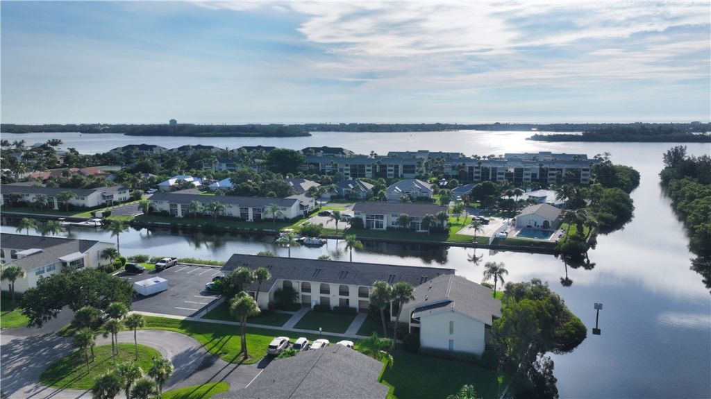 1830 Robalo Drive, Unit B102, Vero Beach, FL 32960 Photo