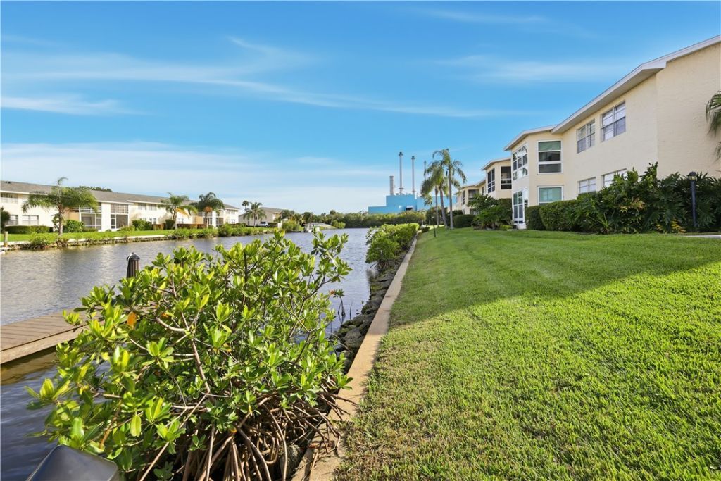 1830 Robalo Drive, Unit B102, Vero Beach, FL 32960 Photo