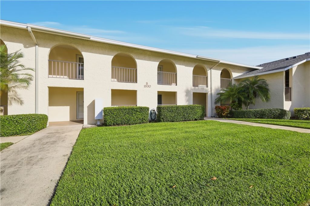 1830 Robalo Drive, Unit B102, Vero Beach, FL 32960 Photo