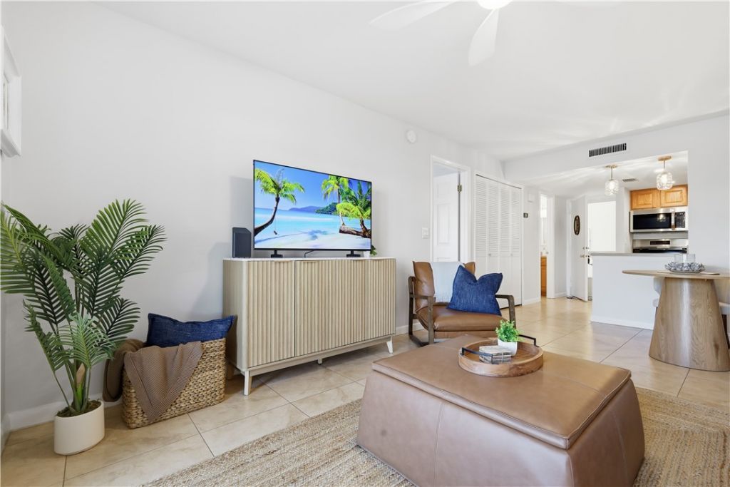 1830 Robalo Drive, Unit B102, Vero Beach, FL 32960 Photo