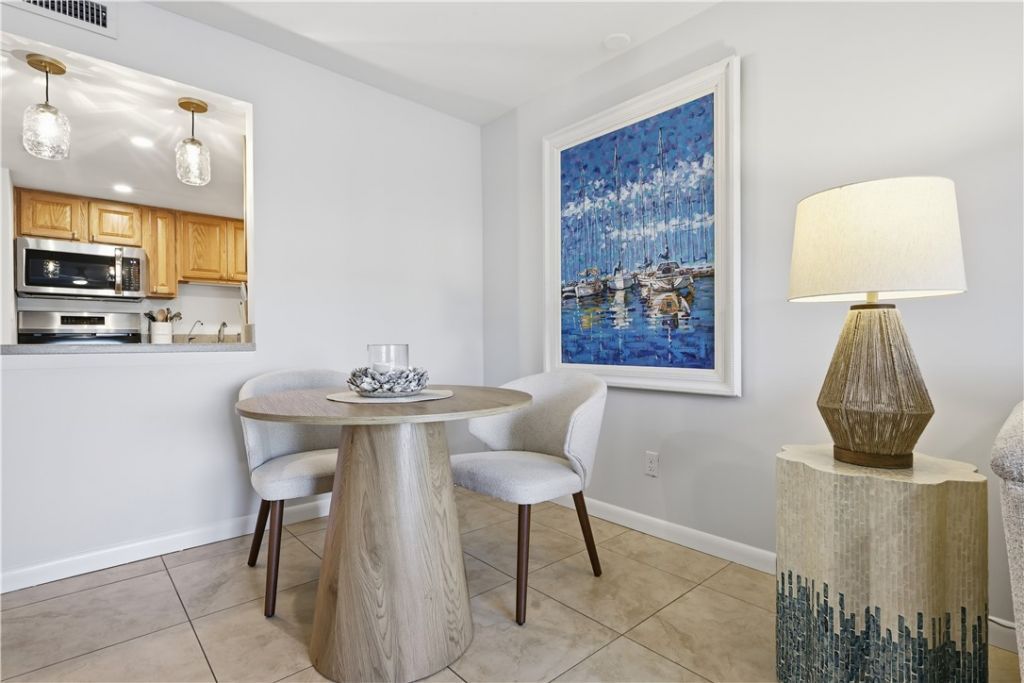 1830 Robalo Drive, Unit B102, Vero Beach, FL 32960 Photo
