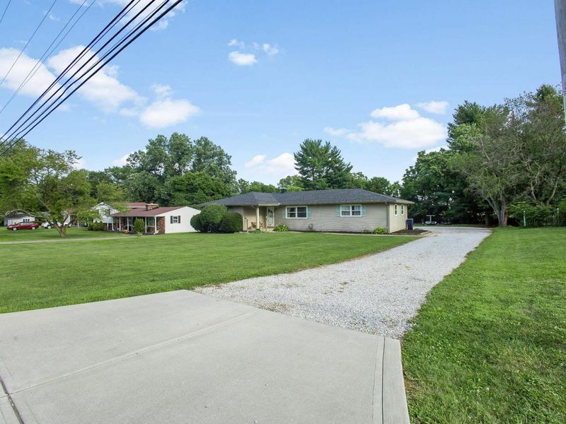 1659 Rainbow Drive NE, Lancaster, OH 43130 Photo 2