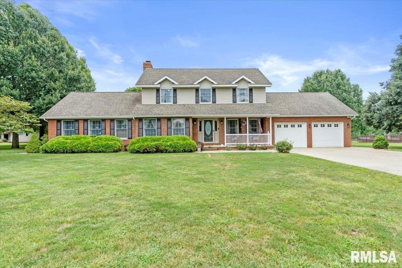 53 Sugar Creek Hills, Auburn, IL 62615 Main Photo