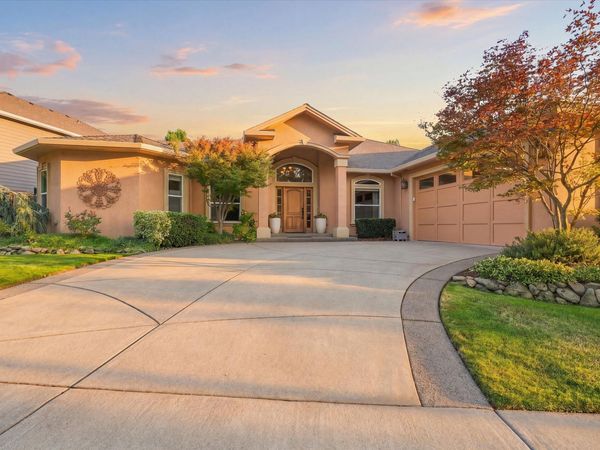3716 Sherwood Park Drive, Medford, OR 97504