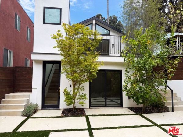 8723 Lookout Mountain Avenue , Los Angeles, CA 90046