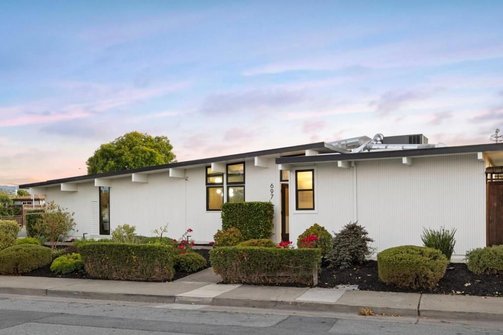 697 Vanessa Drive, San Mateo, CA 94402 Main Photo