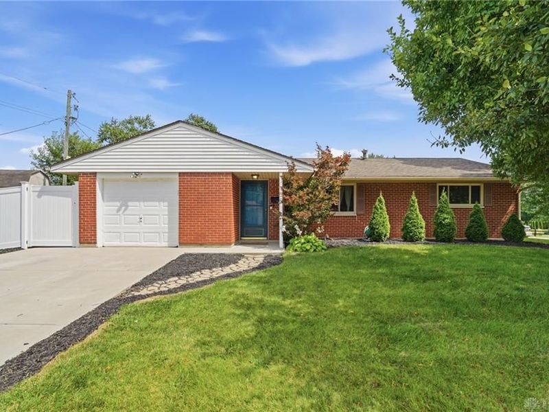 150 Catalpa Drive, Springboro, OH 45066 Photo 1