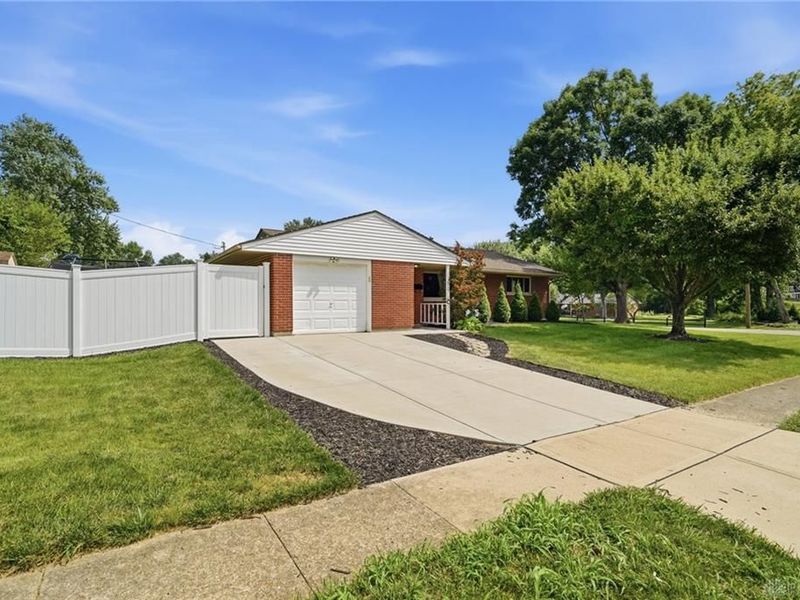 150 Catalpa Drive, Springboro, OH 45066 Photo 3