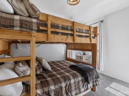 1011 Ham Lane, South Lake Tahoe, CA 96150 Photo