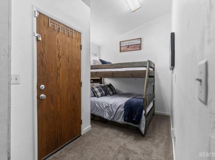 1011 Ham Lane, South Lake Tahoe, CA 96150 Photo