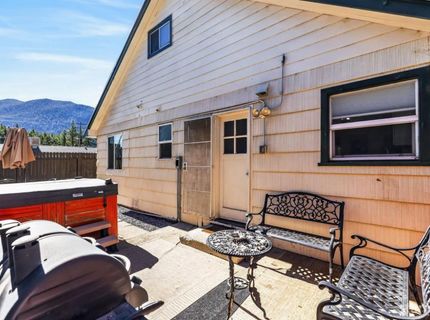 1011 Ham Lane, South Lake Tahoe, CA 96150 Photo