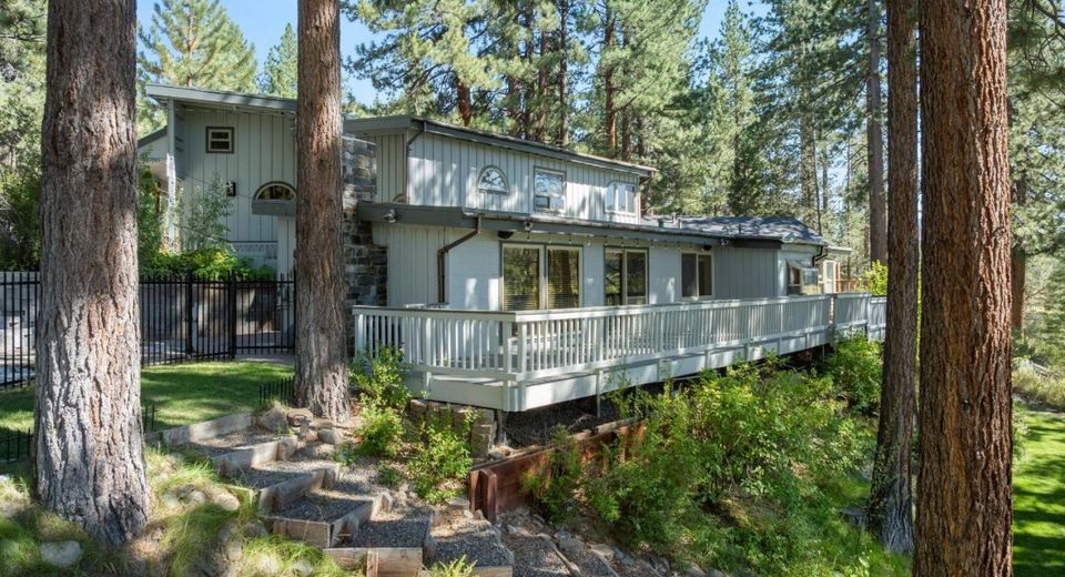 1116 Lindberg Avenue, South Lake Tahoe, CA 96150 Photo
