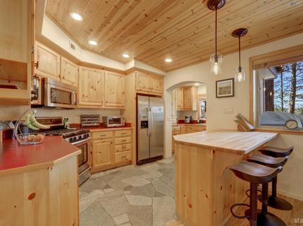 1116 Lindberg Avenue, South Lake Tahoe, CA 96150 Photo