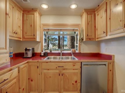 1116 Lindberg Avenue, South Lake Tahoe, CA 96150 Photo
