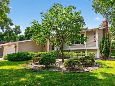 9983 Balmoral Lane, Eden Prairie, MN 55347