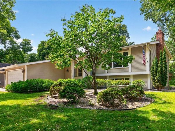 9983 Balmoral Lane, Eden Prairie, MN 55347