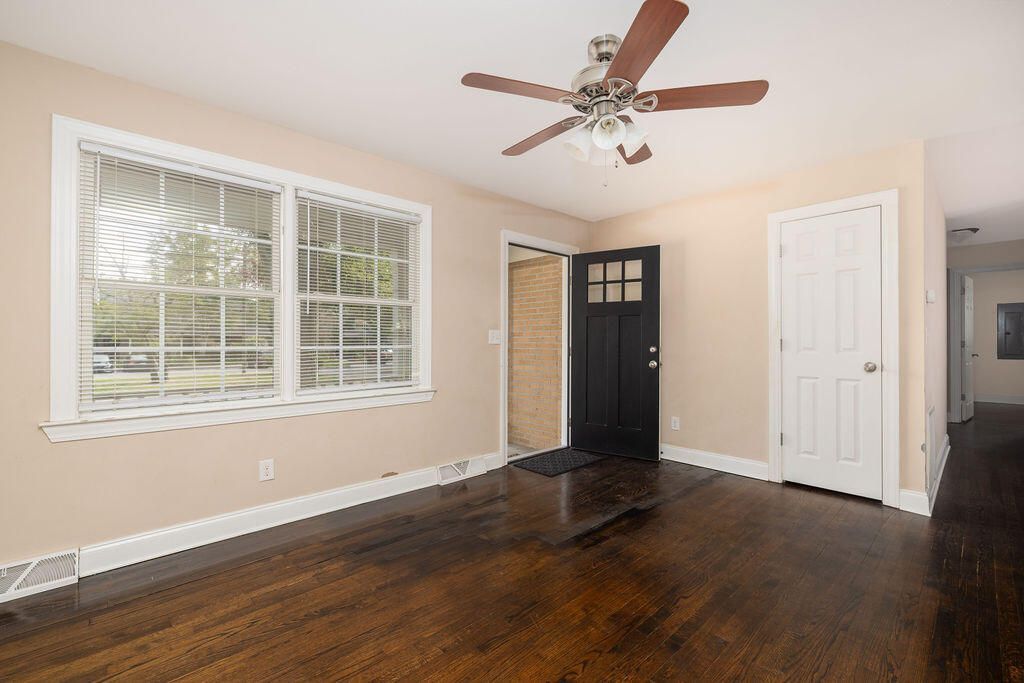 1209 Julian Clark Road Photo 7