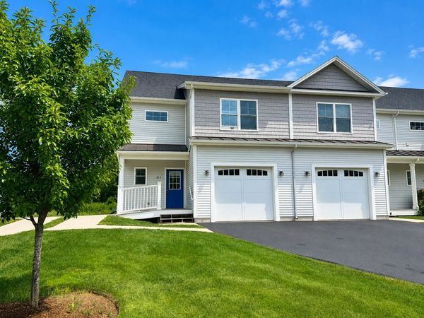 18 Freeman Woods, Unit 1, Essex, VT 05452