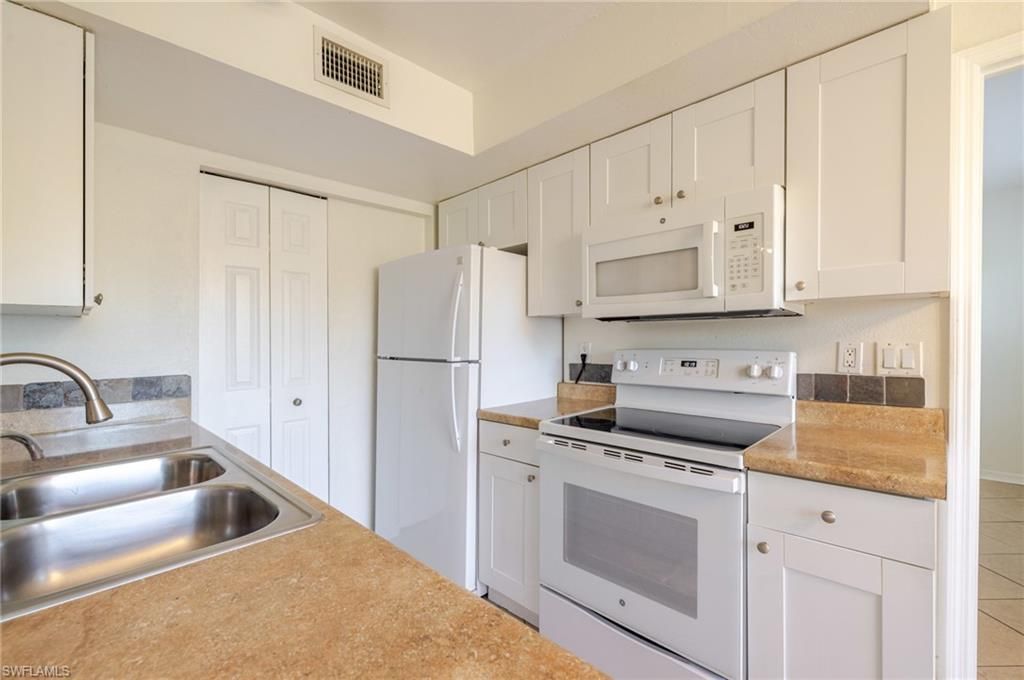 12561 Equestrian Cir, Unit 802, Fort Myers, FL 33907 Photo