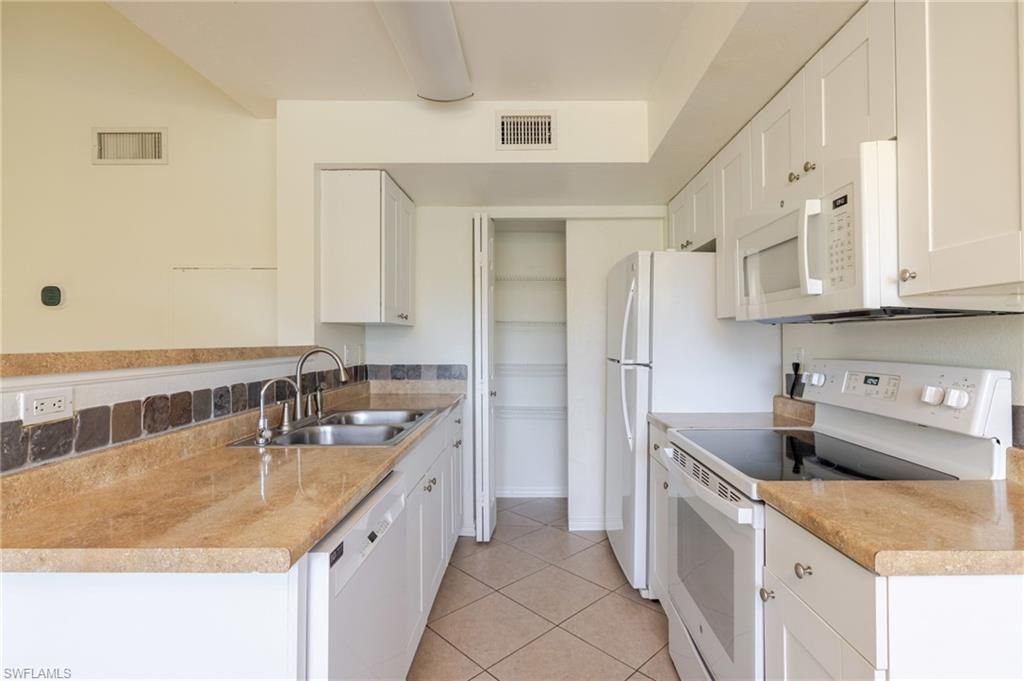 12561 Equestrian Cir, Unit 802, Fort Myers, FL 33907 Photo