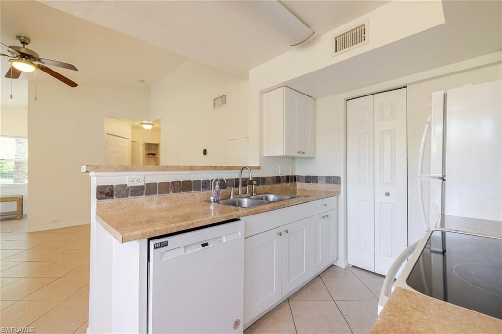 12561 Equestrian Cir, Unit 802, Fort Myers, FL 33907 Photo
