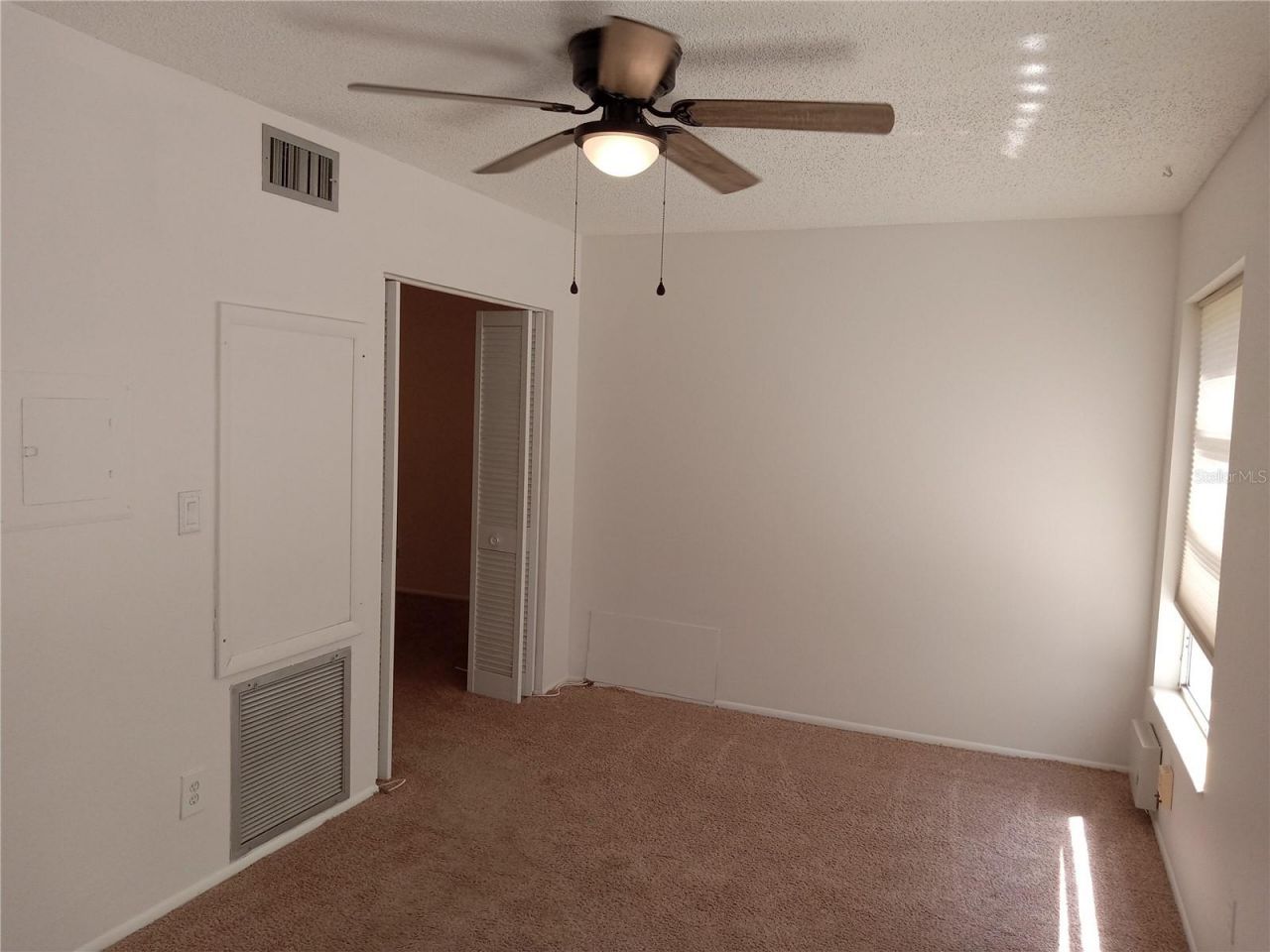 2427 Rhodesian Drive , Unit 11, Clearwater, FL 33763 Photo